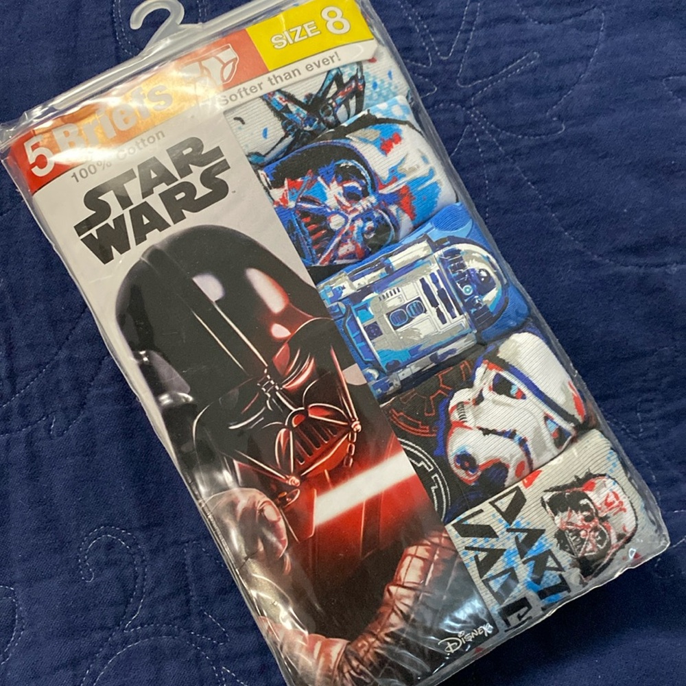 NWT Boys Briefs - Star Wars Prints - Size Eight